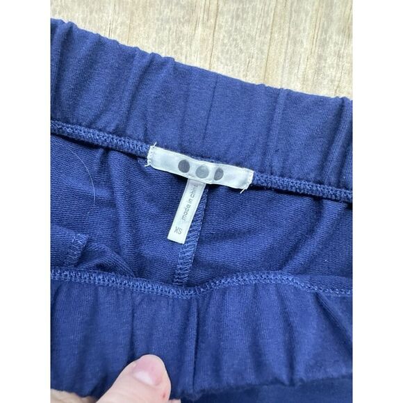 NWT Three Dots Navy Blue Stretchy Wide Leg Pull On Pockets Size XS Ankle Cropped - Picture 3 of 5